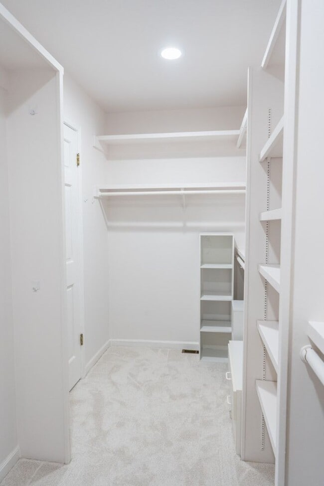 Building Photo - 4bd/3.75ba