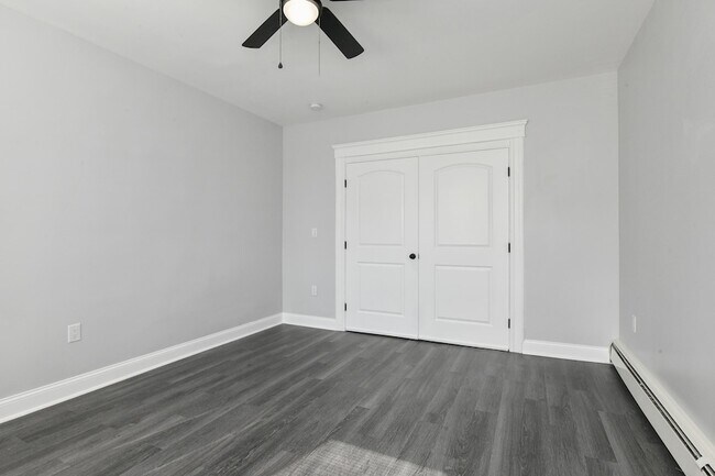 Building Photo - 540 61st St