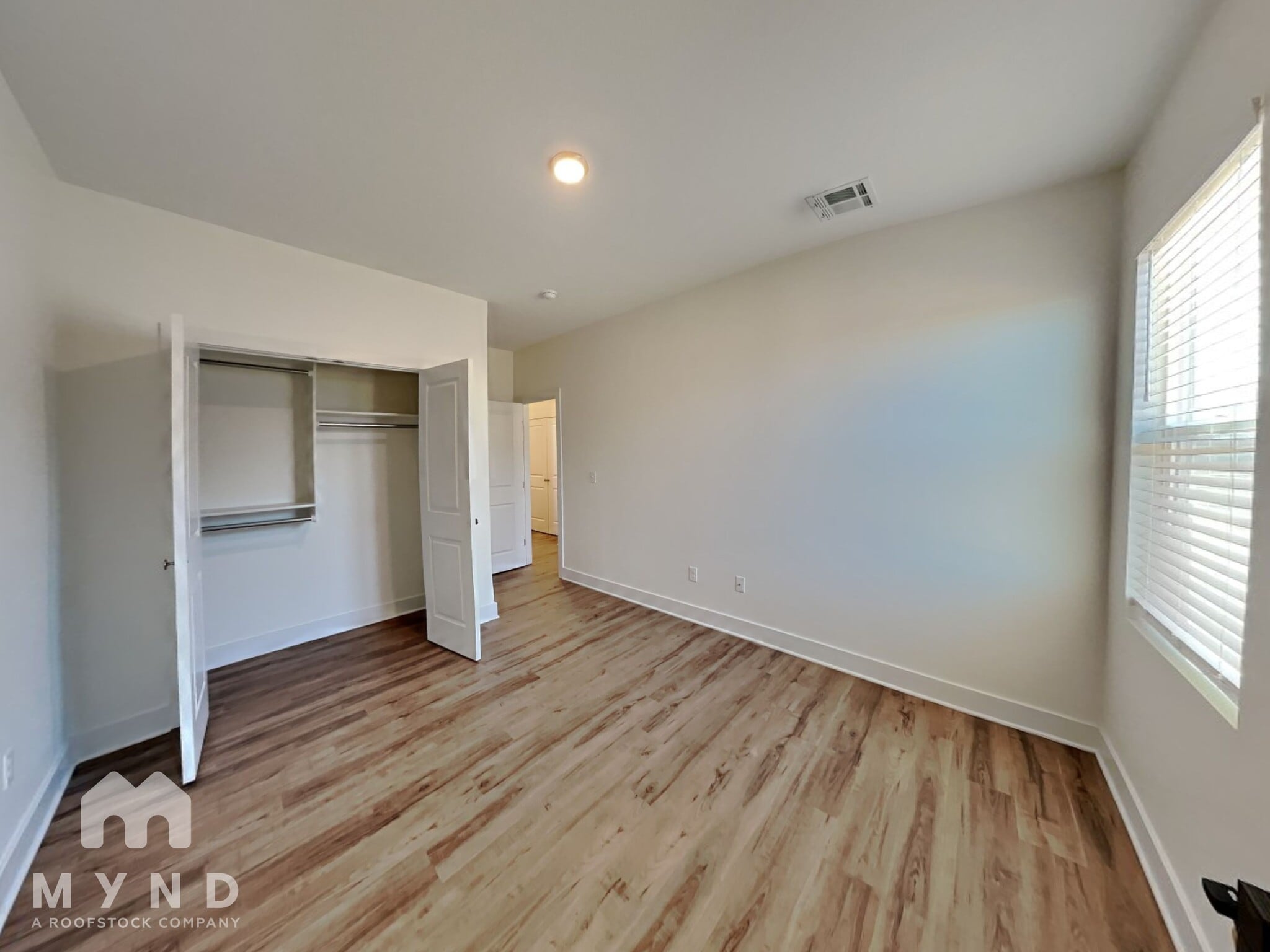 Building Photo - 5812 E Bristol Cir