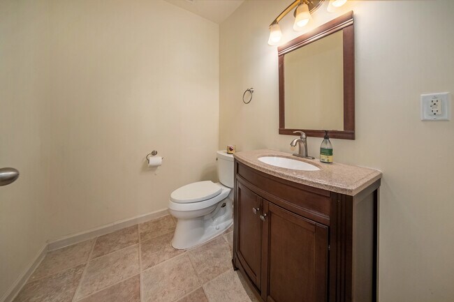 Building Photo - 403 Pembroke-