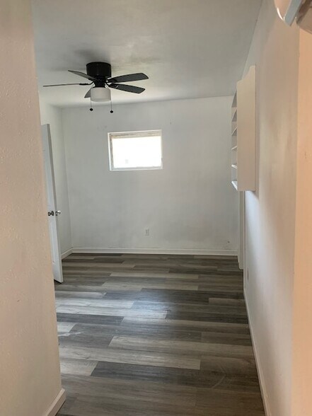 Open Area - 240 Hollywood Blvd SE