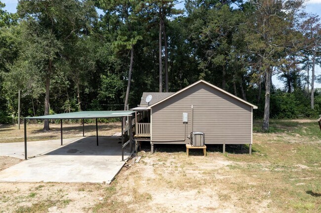 Building Photo - 1906 County Rd 3434N