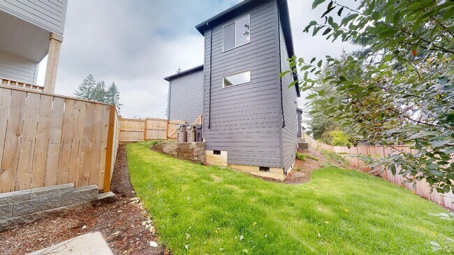 Building Photo - *Contemporary Home, Stylish Luxury, Centra...