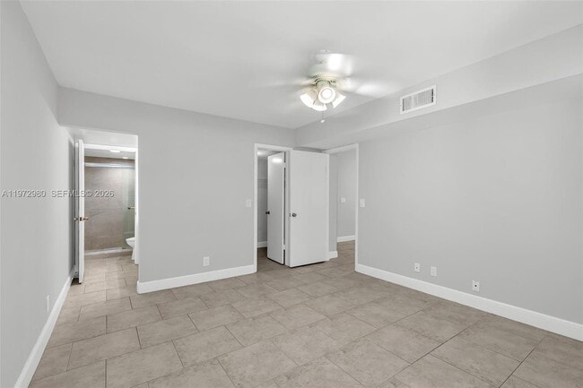 Building Photo - 3014 SW 21st Terrace