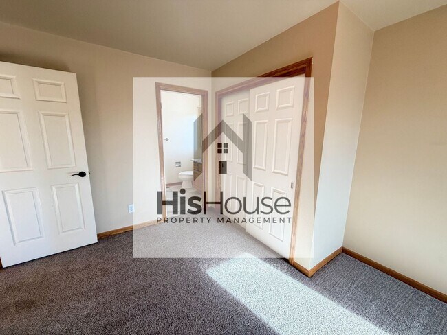 Building Photo - 2318 45th Ave