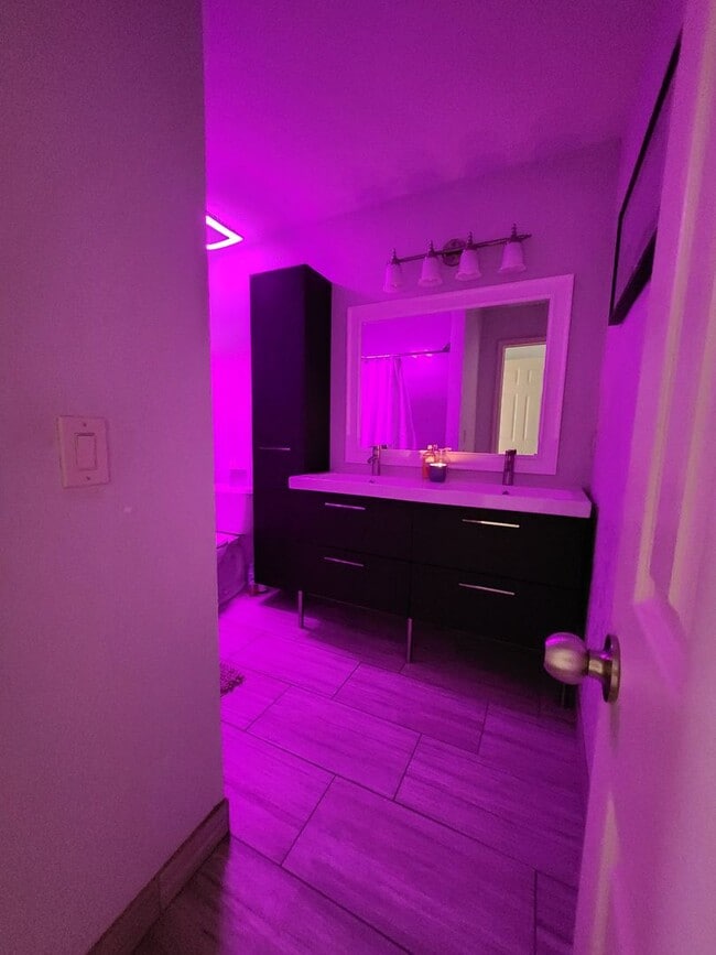 Building Photo - Fully Furnished in Mill Pond!