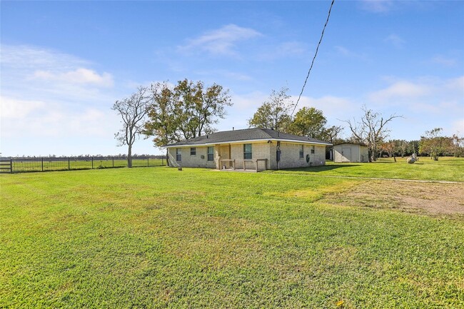 Building Photo - 17219 Janacek Rd