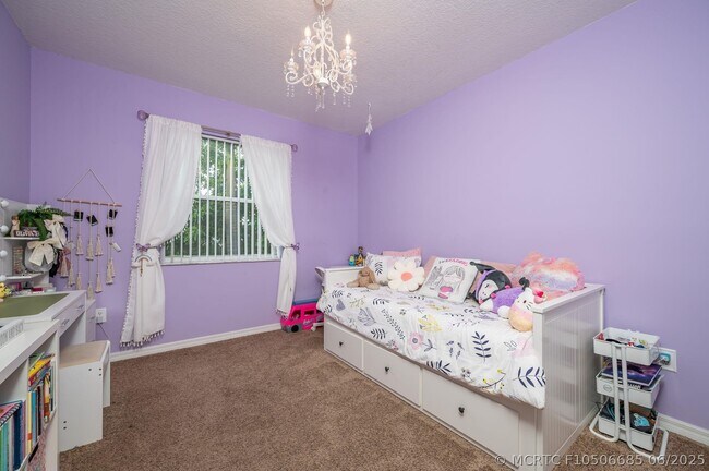 Building Photo - 5048 SW 136th Ave
