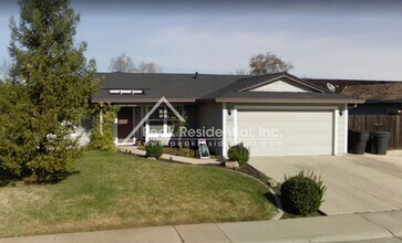 Building Photo - A Fantastic Diamond Oaks 4bd/2ba Home with Pool & Extras!!