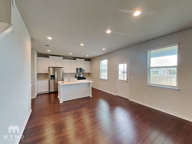 Building Photo - 3801 Soft Shore Ln