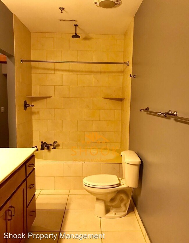 Building Photo - 2 br, 1.5 bath House - 519 Owen St #11