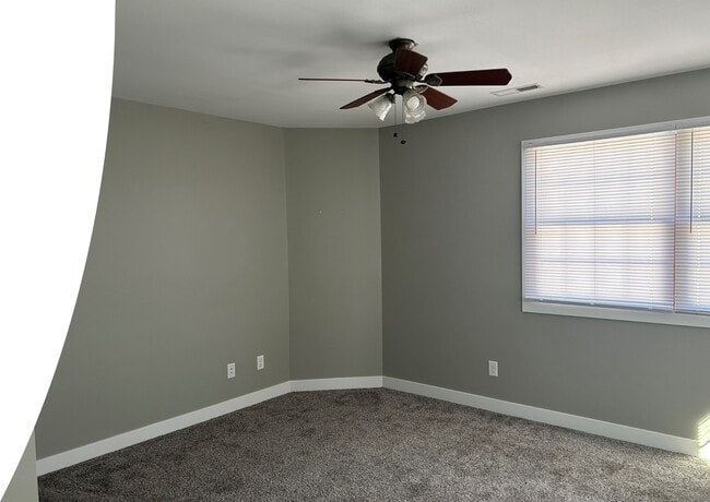 Building Photo - 2199 Sunnyslope Dr