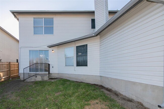 Building Photo - 12931 Heyerdahl Dr