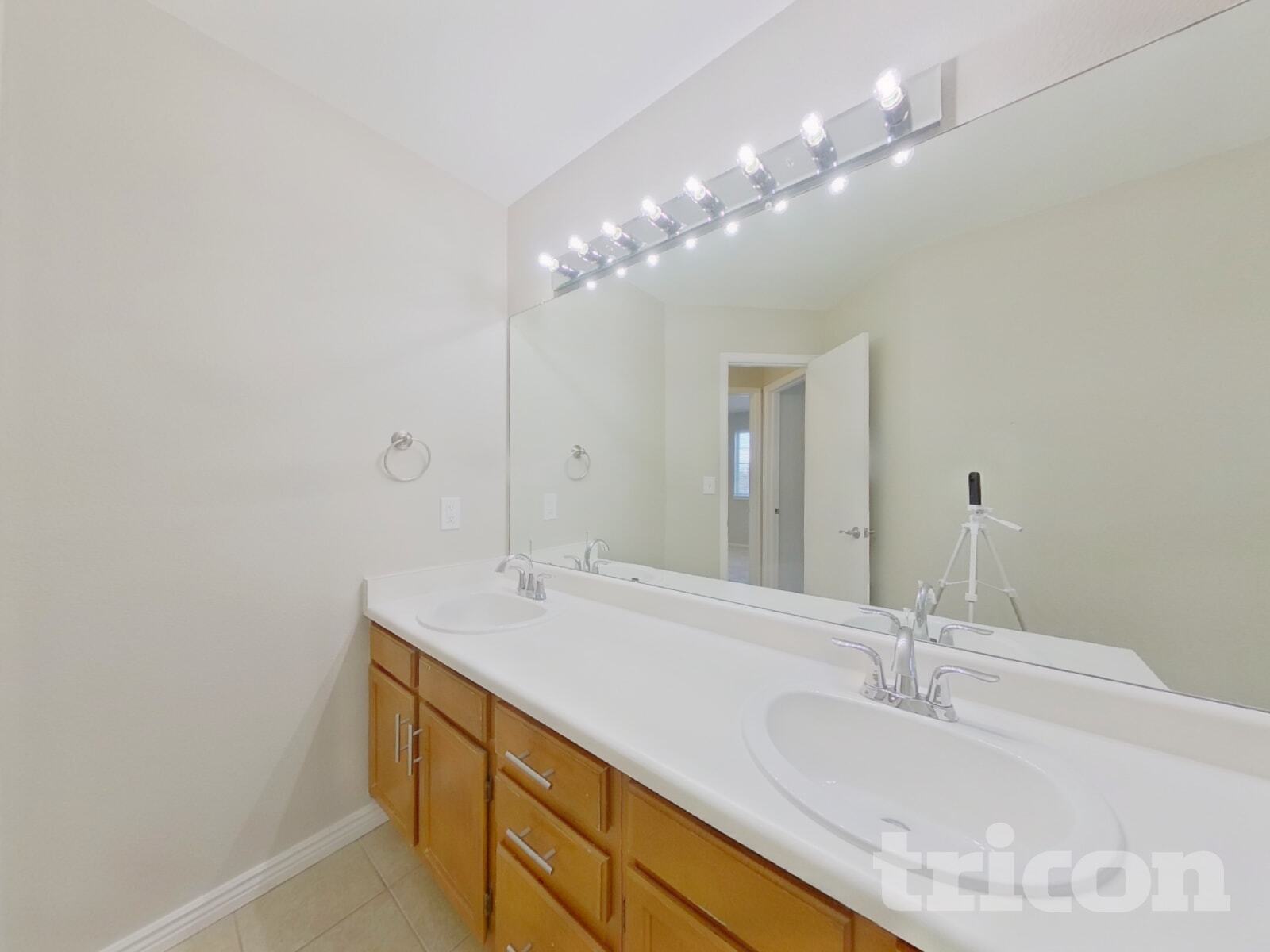 Building Photo - 1448 Sunnyside St