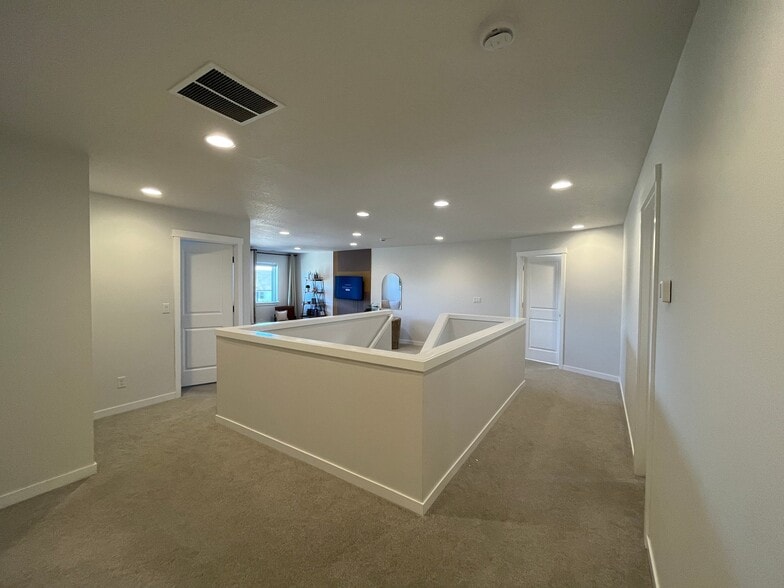 Building Photo - 2023 W Moselle Dr