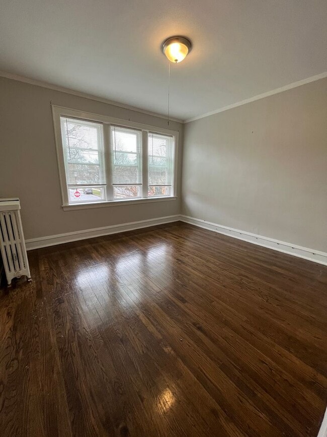 Building Photo - 1527 Greenleaf St