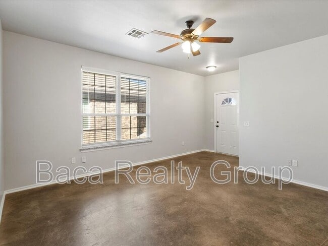 Building Photo - 1847 Post Oak Rd