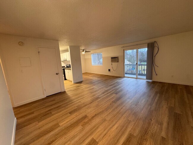 Building Photo - DESIRABLE MILLWOOD NEIGHBORHOOD ON TREE LINED STREET