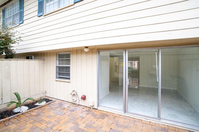 Building Photo - 6404 Olympia Dr