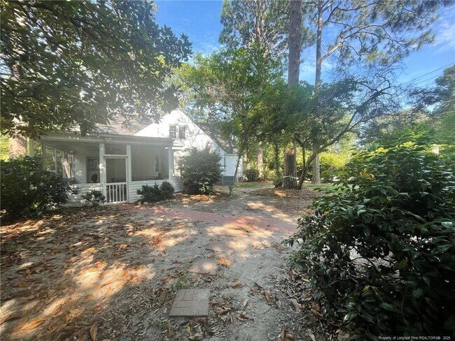Building Photo - 238 Pinecrest Dr