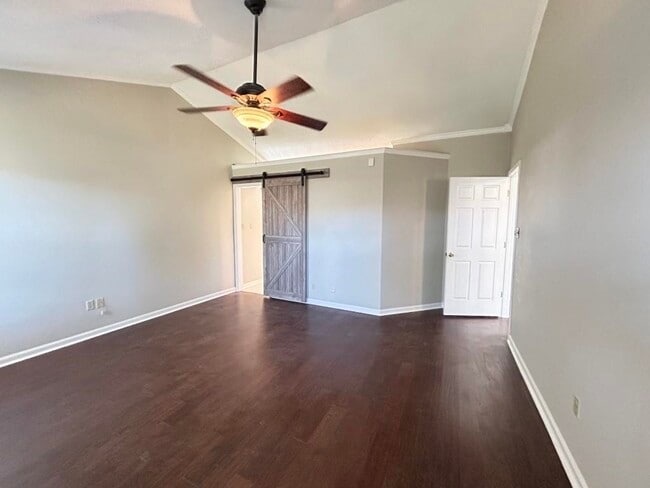 Building Photo - 6688 Laurel Valley Dr