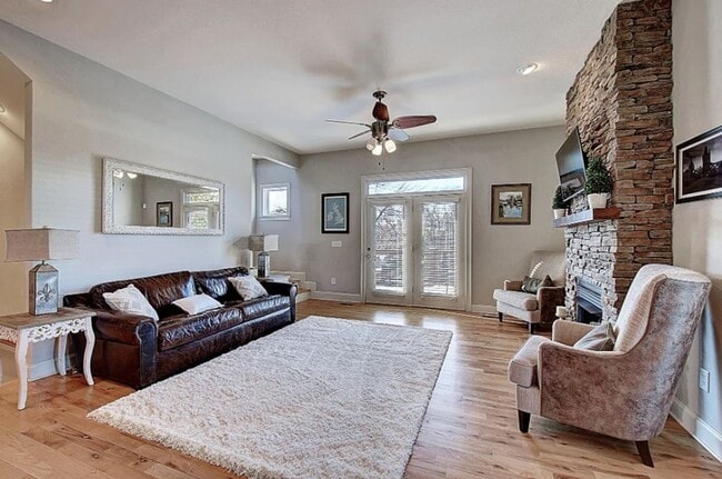 Building Photo - GORGEOUS LAKE HOUSE! 3 Bedrooms/3.5 Baths on Boone Lake, Private Dock, Fireplace & More! $3,900 m...