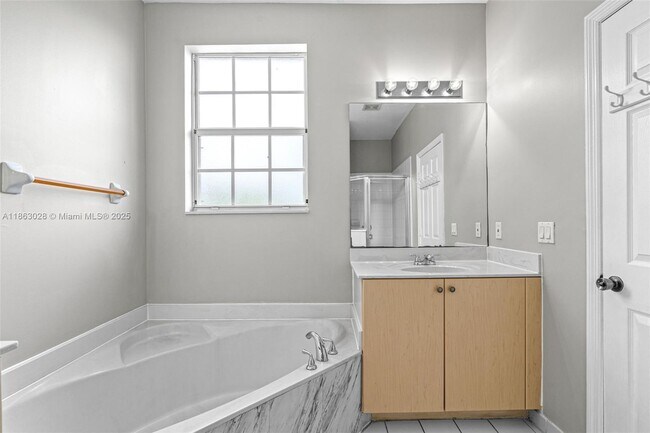 Building Photo - 623 NE 21st Terrace