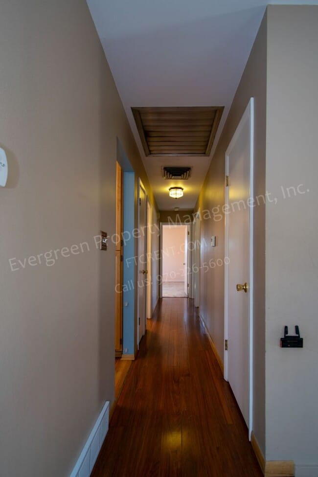 Building Photo - 2206 Wakefield Dr