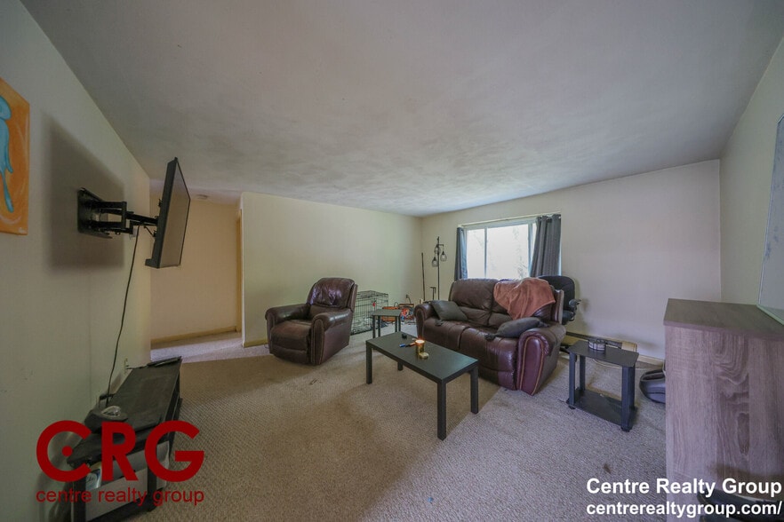 Building Photo - 66 Bryon Rd