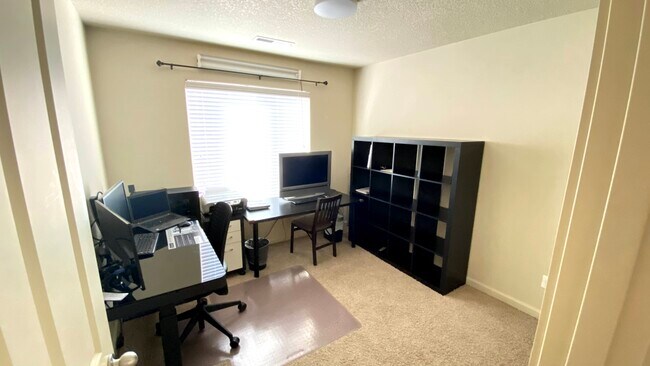 Bedroom1-upstairs - 10690 NW Jordan Ln