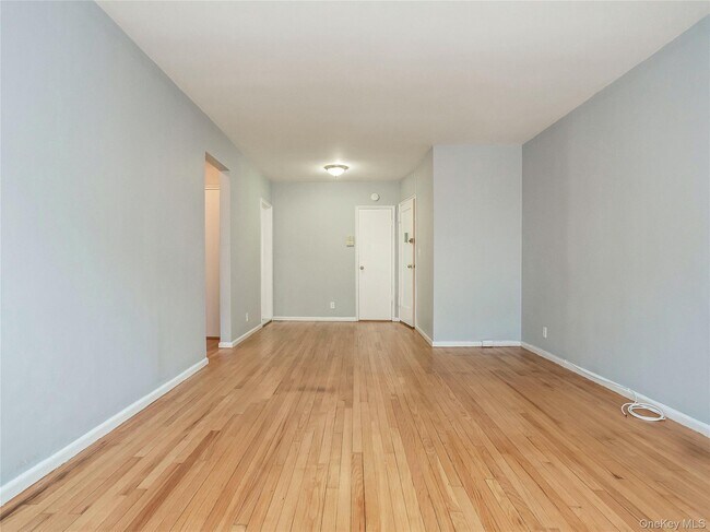 Building Photo - 15 Quinby Ave