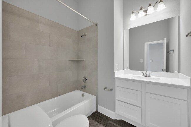 Building Photo - 6518 Redwing Ct