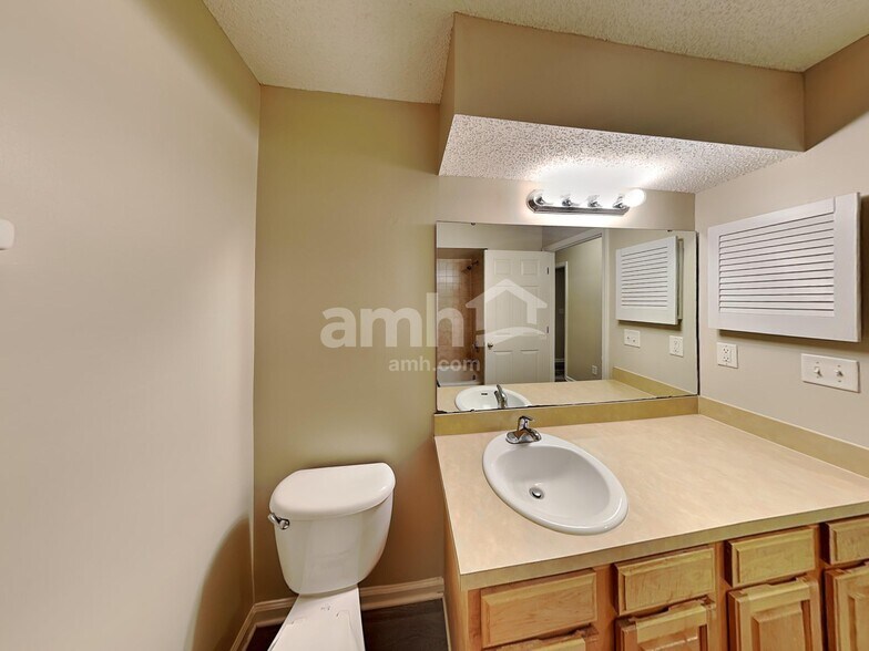 Building Photo - 145 Johns Glen Dr