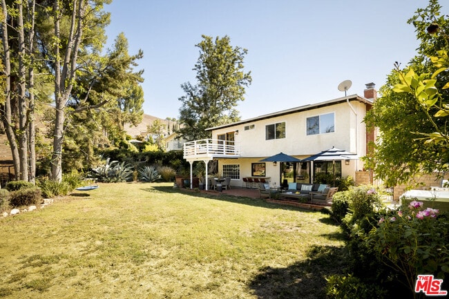 Building Photo - 28667 Acacia Glen St