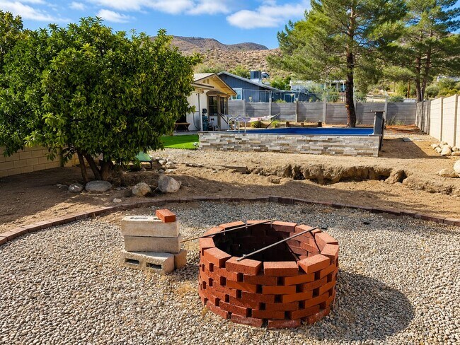 Building Photo - 11393 Artesia Way