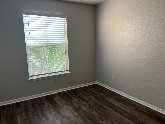 Building Photo - Spacious 3BR/2BA Gated Condo with Resort-Style Amenities!