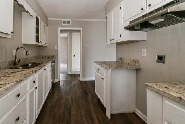 Building Photo - 4859 Gill Rd
