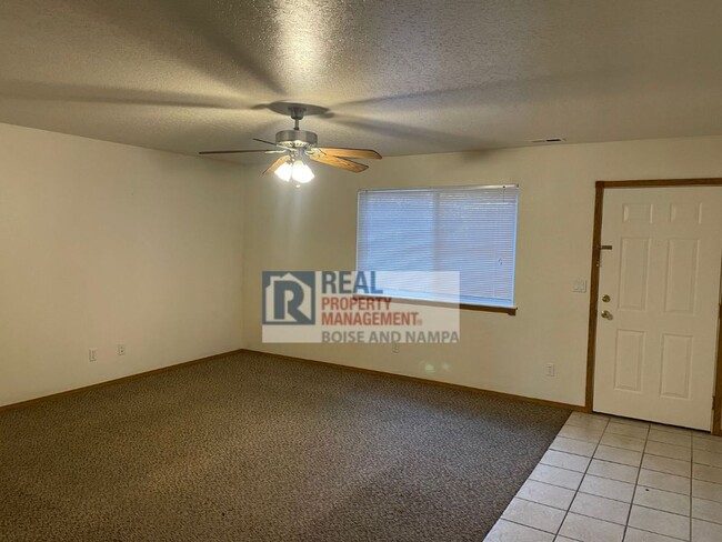 Building Photo - Nice 2 Bedroom Near NNU and Downtown Nampa!