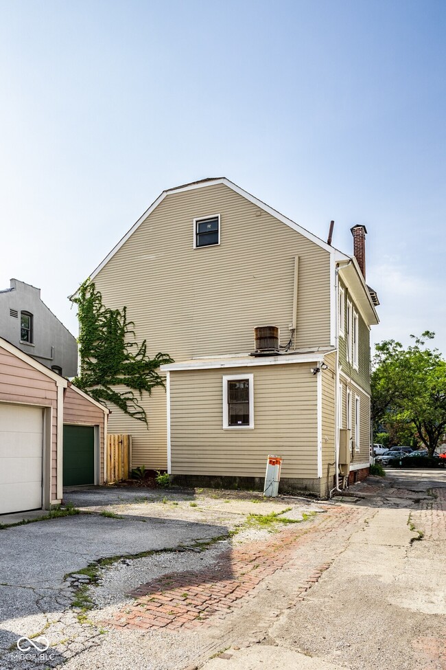 Building Photo - 434 E New York St