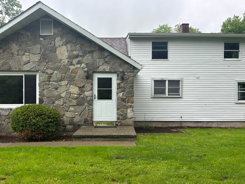 Building Photo - 412 Ruskey Ln