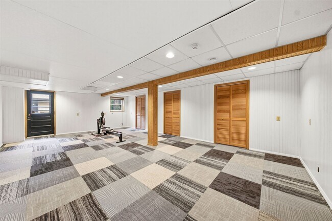Building Photo - 23 Beaver Dr