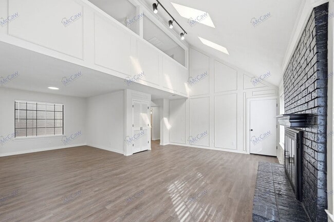 Building Photo - 5028 Groom Ln