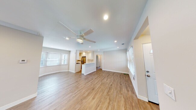 Building Photo - Newly Renovated, Quick to Campus (Lease ou...