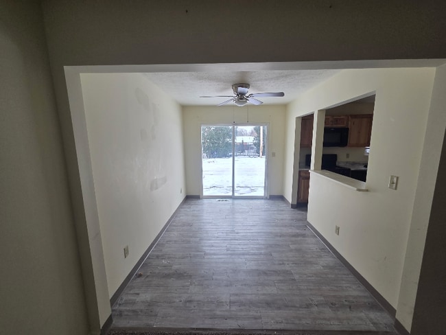 Building Photo - 423 Mathews Rd