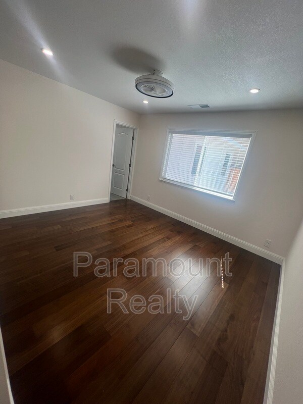 Building Photo - 500 Woodstock Way