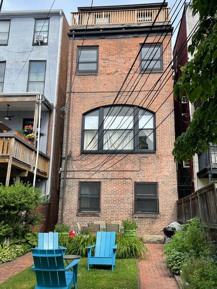 Building Photo - 221 W Lanvale St