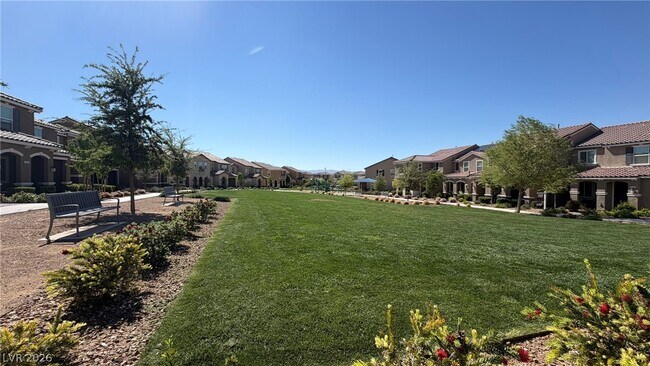 Building Photo - 2283 Teatro Ave