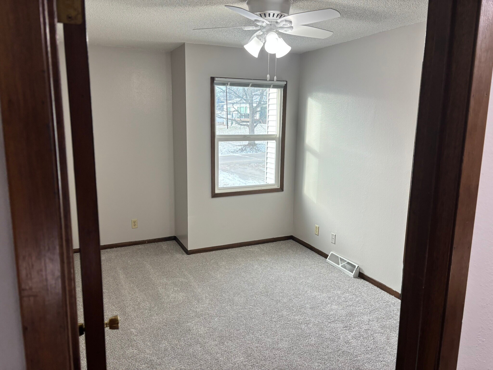 Building Photo - 5277 NW Torgerson Dr