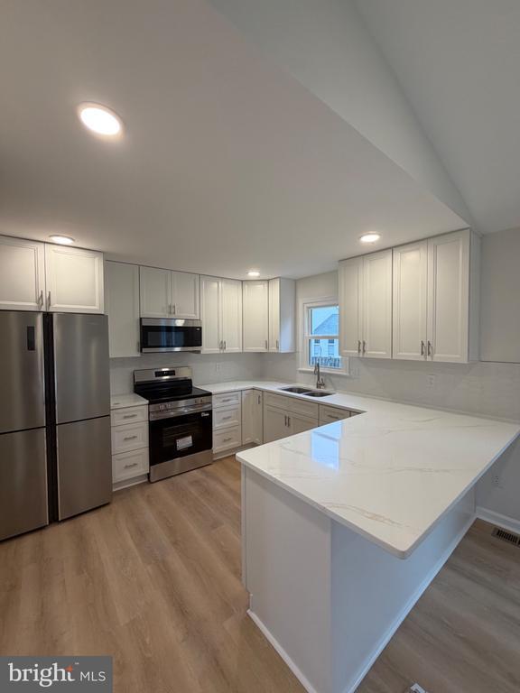 Building Photo - 14949 Madison Ct