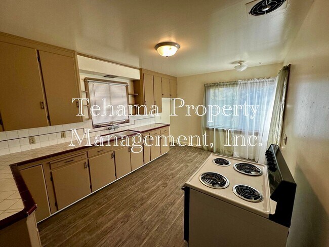 Building Photo - Adorable 2 bedroom 1 bathroom home in the Antelope School District